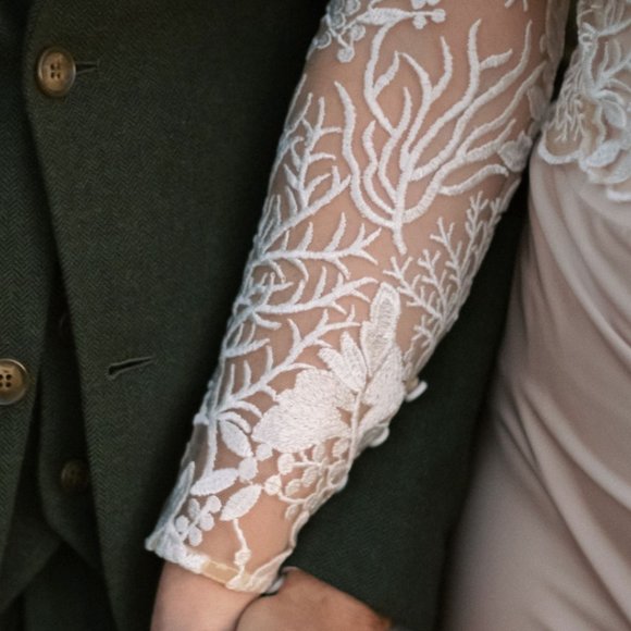 Two piece handmade silk & lace wedding dress - Picture 7 of 7